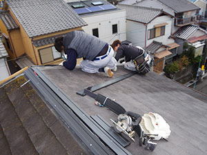 埼玉の屋根修理・雨漏り修理・葺き替え・葺き直し・カバー工法・雨樋修理の料金一覧